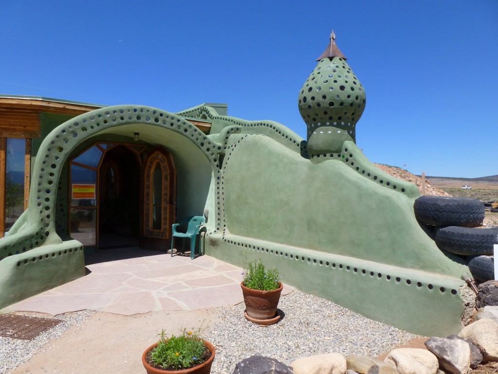 p1000635 1024x768 Sutainable Living: Earthships