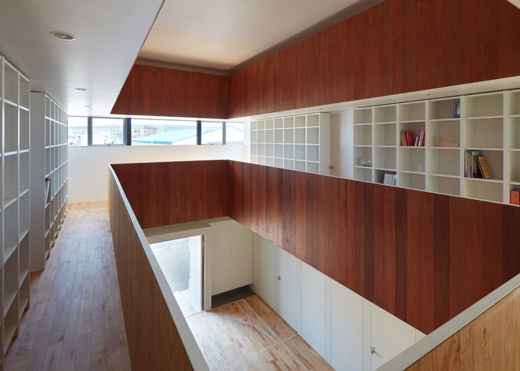 a house in japan has an indoor basketball court 3 1024x731 a House in Japan Has an Indoor Basketball Court