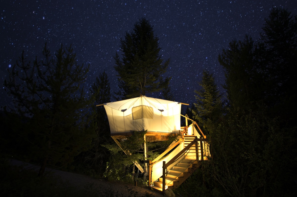 treehouse at glacier under canvas 10 Most Amazing Treehouse Hotels From Which You Would Never Wish To Check Out