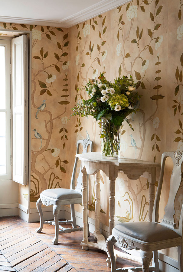 201407 03 large1 50+ Floral Wallpaper and Mural Ideas