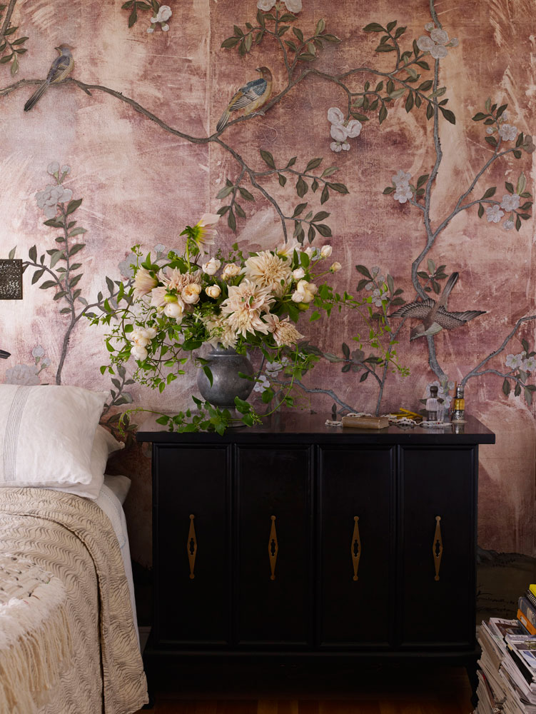40 large1 50+ Floral Wallpaper and Mural Ideas