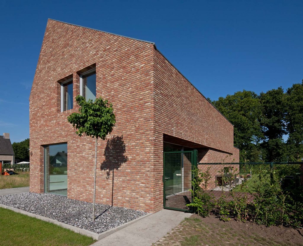 Riel Estate House by Joris Verhoeven Architectuur