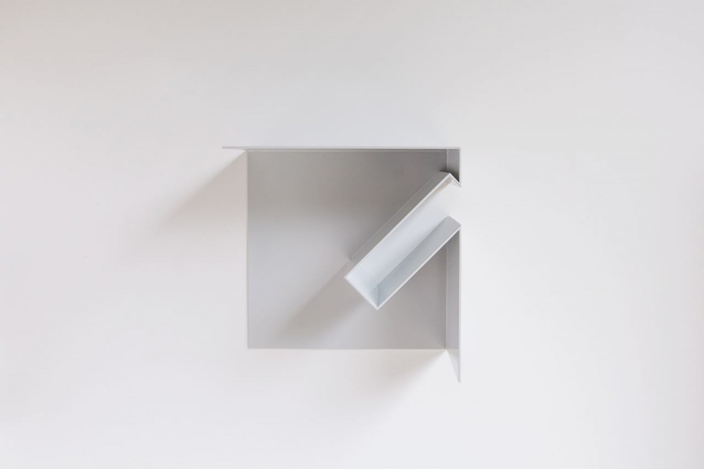 oblique bookshelf by filip janssens 6 1024x682 Oblique Bookshelf By Filip Janssens