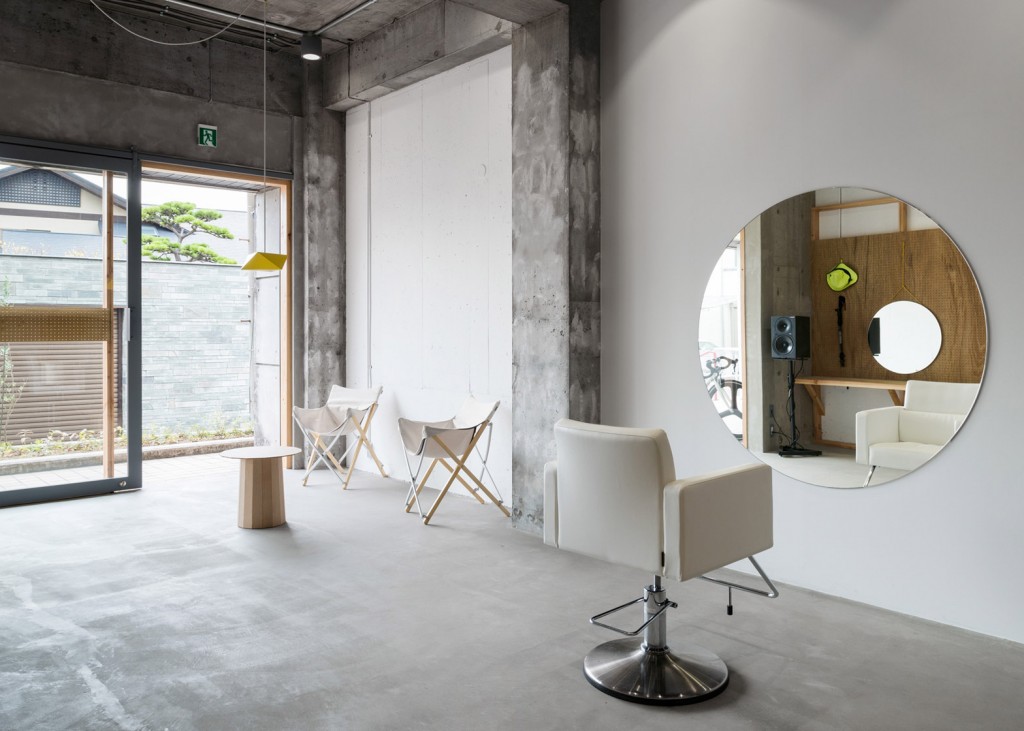 A Minimal Hair Salon That Accommodates Only One Client At A Time