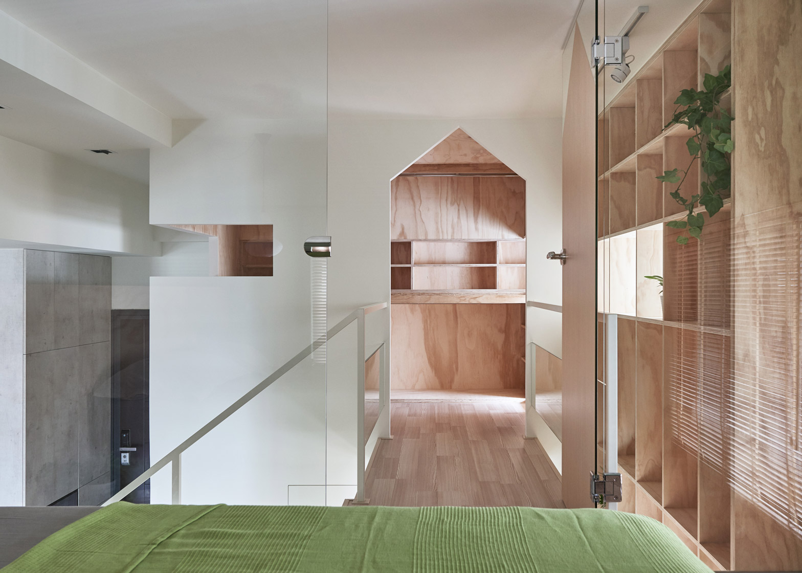 HAO Design Renovates a Compact Apartment in Kaohsiung, Taiwan