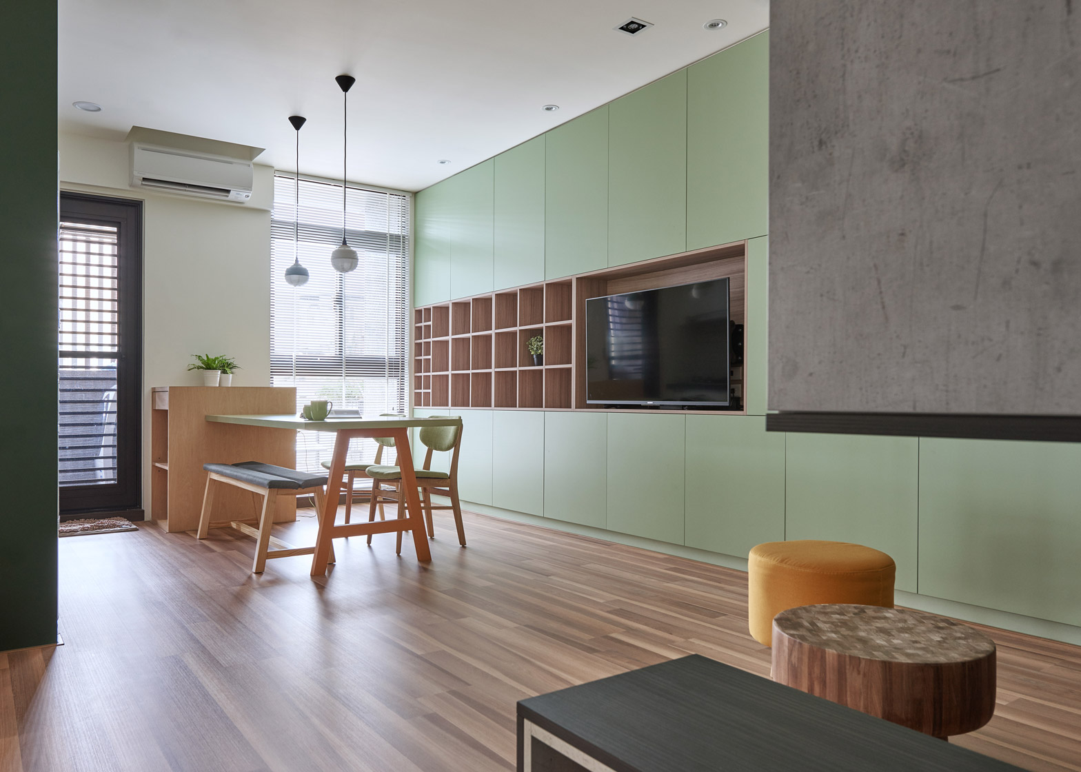 HAO Design Renovates a Compact Apartment in Kaohsiung, Taiwan