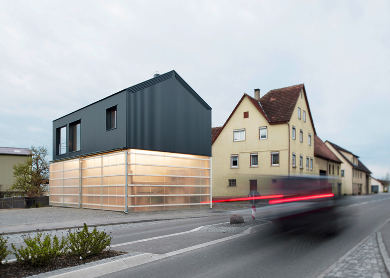 house unimog in tuebingen by fabian evers and wezel architektur 2 House Unimog In Tübingen By Fabian Evers And Wezel Architektur