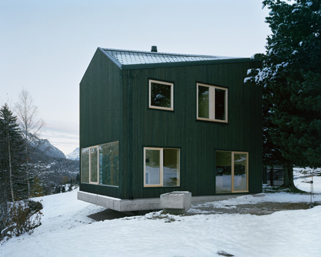 minimal cabin in switzerland by lacroix chessex architectes 5 1024x821 Minimal Cabin In Switzerland By Lacroix Chessex Architectes