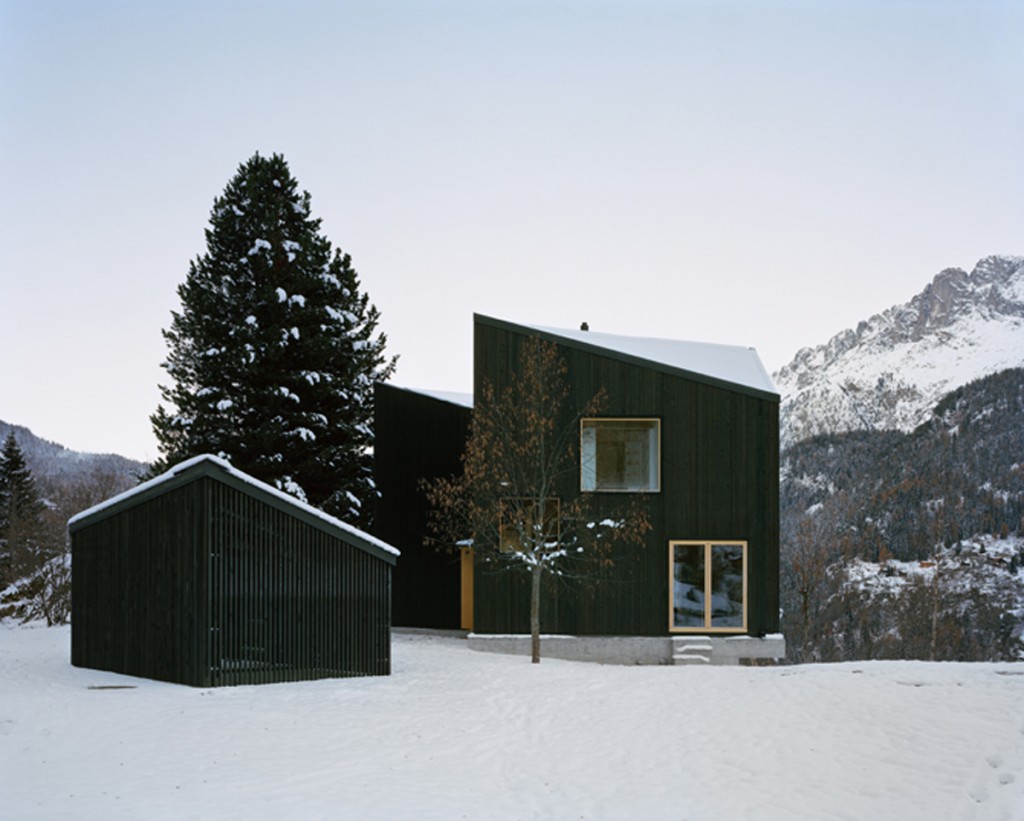 minimal cabin in switzerland by lacroix chessex architectes 8 1024x821 Minimal Cabin In Switzerland By Lacroix Chessex Architectes