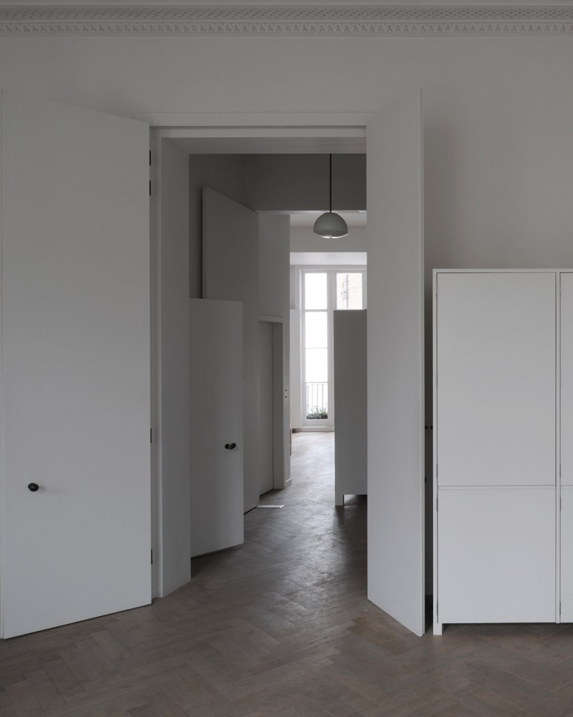 piano nobile apartment inspired by vilhelm hammershois paintings 4 819x1024 Piano Nobile Apartment Inspired By Vilhelm Hammershois Paintings