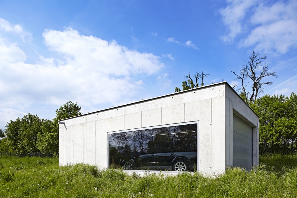 Low-energy House is Surrounded by Beautiful Woods and Hills of Štěchovice