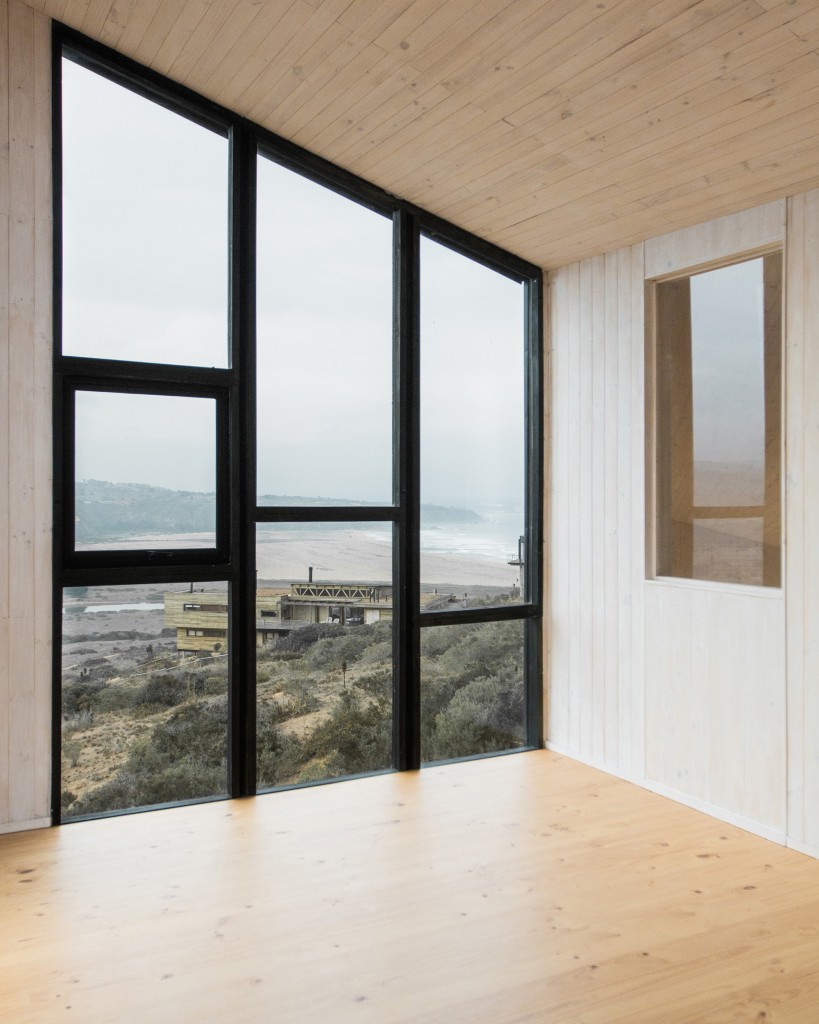 wooden house in chile provides a profound connection with the nature 7 819x1024 Wooden House In Chile Provides a Profound Connection With The Nature