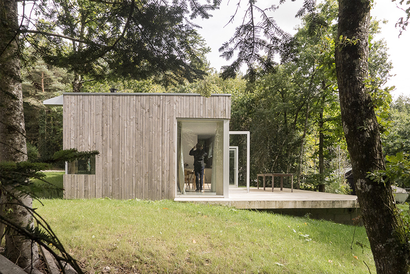 a single volume timber cabin in north western france designed by atelier mima 3 A Single Volume Timber House in North Western France Designed by Atelier Mima