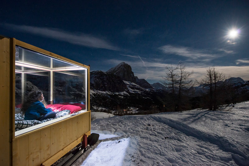 enjoy the amazing view of dolomite mountains in this tiny cabin 3 Enjoy the Amazing View of Dolomite Mountains in this Tiny Cabin