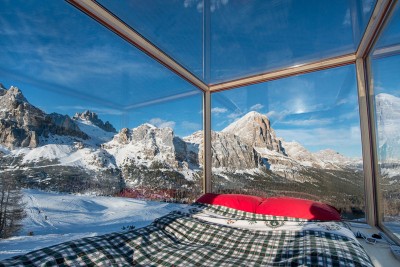 Enjoy the Amazing View of Dolomite Mountains in this Tiny Cabin