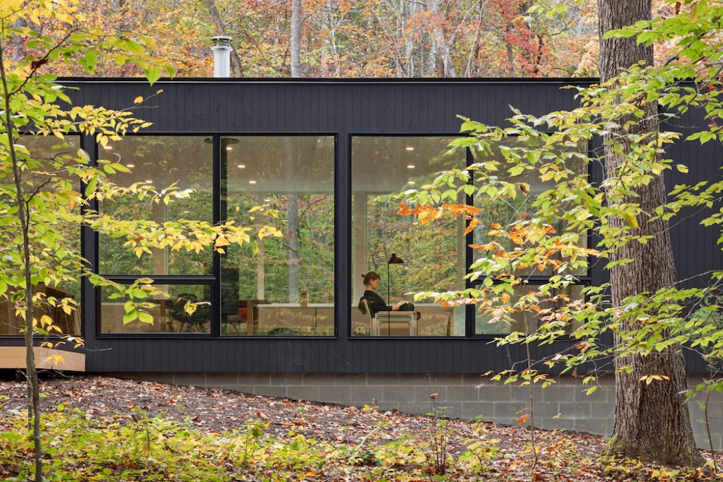 Black House Hidden In The Forest By in situ studio