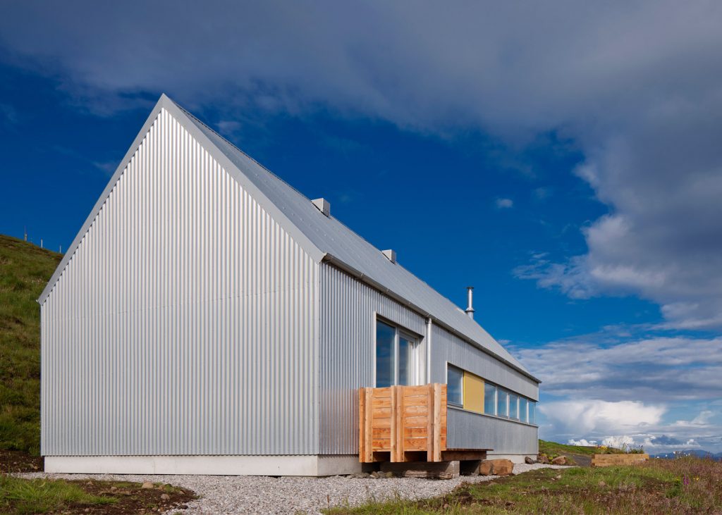 the tinhouse is a holiday home on the scottish island 1 1024x731 The Tinhouse is a Holiday Home on the Scottish Island