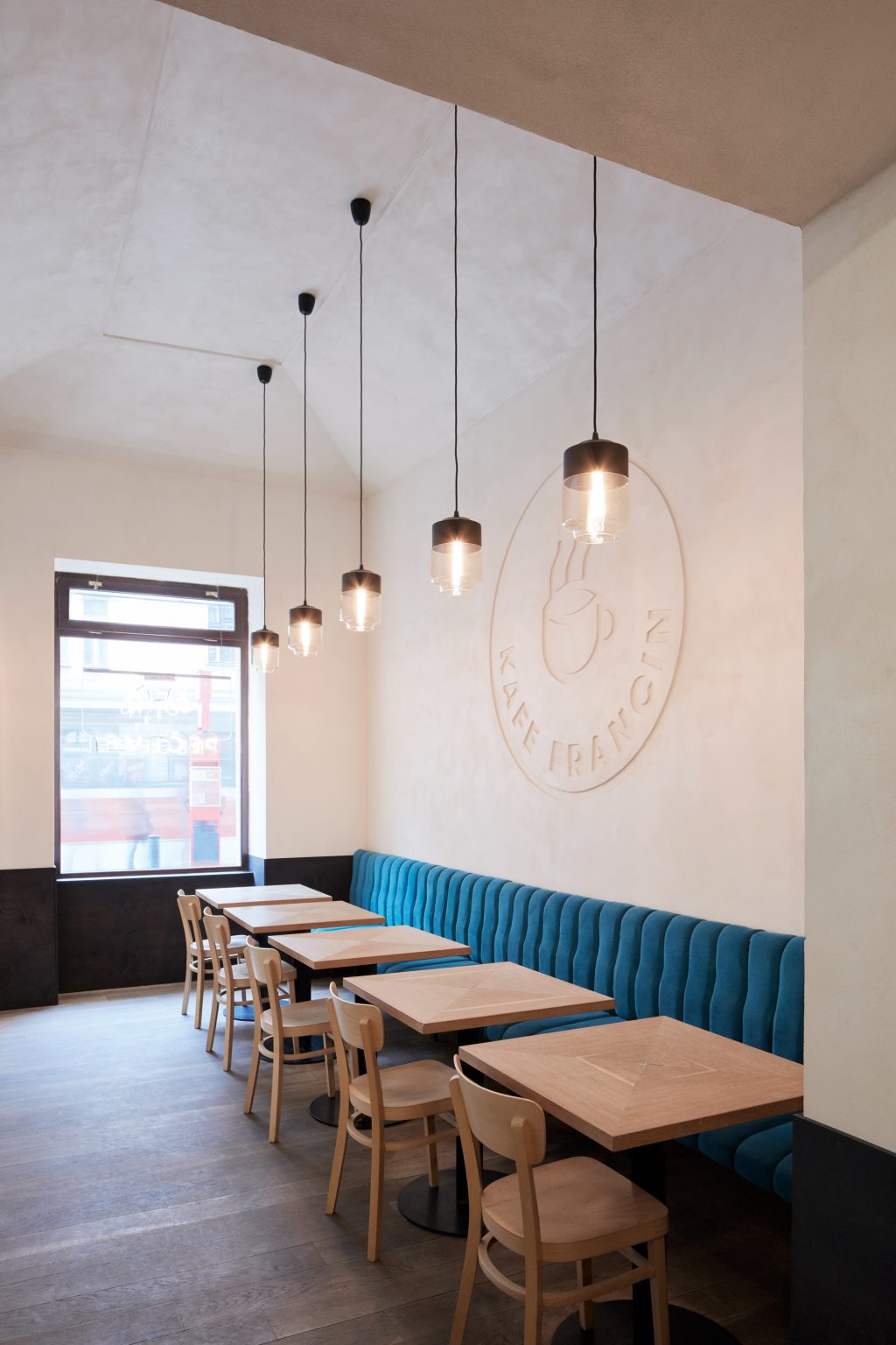 Kafe Francin by Studio DDAANN