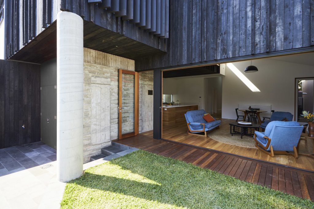 24769 back of house 1024x683 Albert Park House by Chiverton Architects
