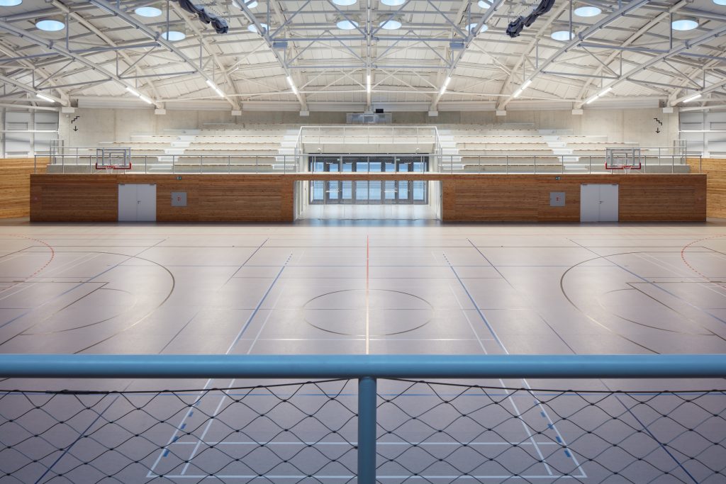 sporadical sportovni hala dolni bezany boysplaynice 16 1024x683 Dolní Břežany Sports Hall by SPORADICAL architects