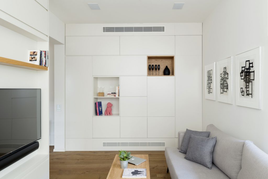 17039 living room  1024x684 59m² Apartment in Central Tel Aviv by XS Studio