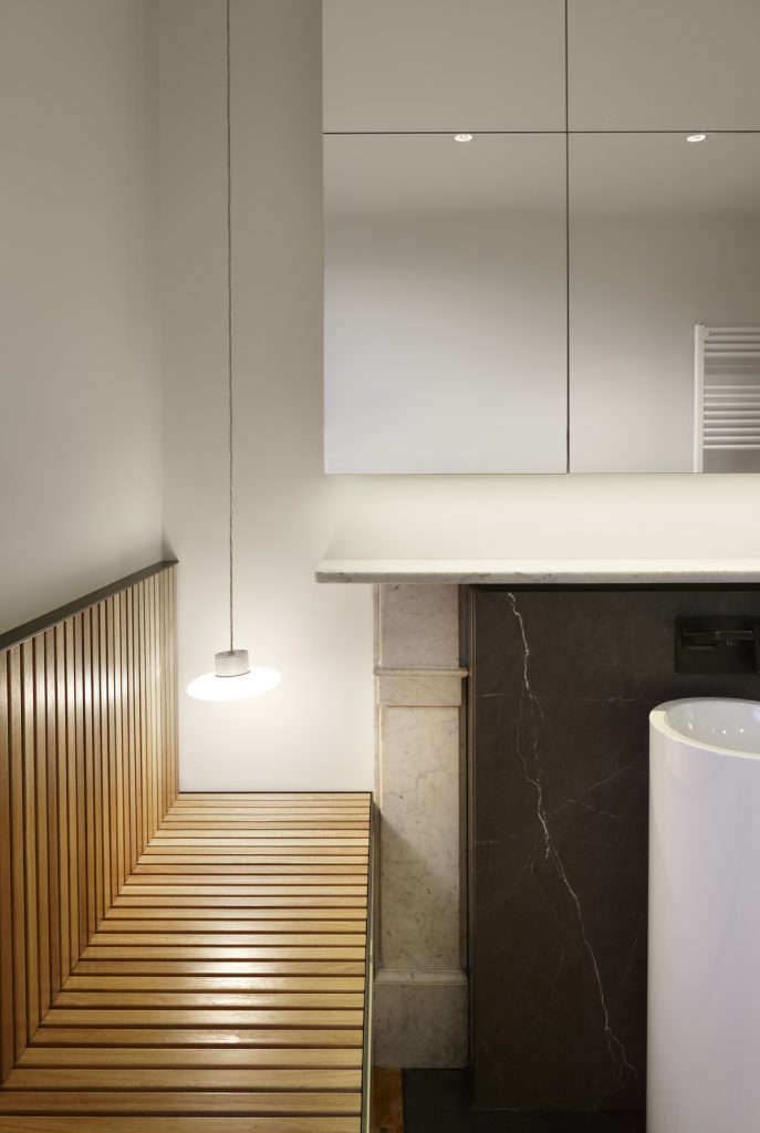 30761 bathroomseat 687x1024 Queen Bess House by ZGA Studio