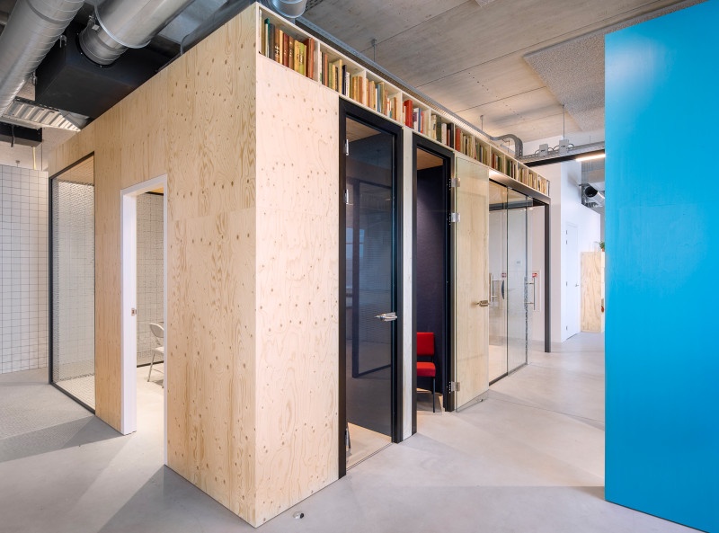 woutervandersar 18052700 18 Shared Office Space in Amsterdam by Standard Studio