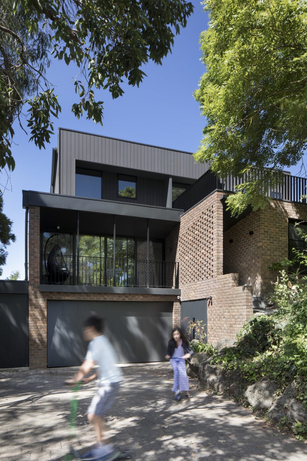 A Complete Renovation Of A 1970s Double Brick Family Home