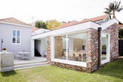 Recycled brick extension to a 1920s cottage by Studio Prineas