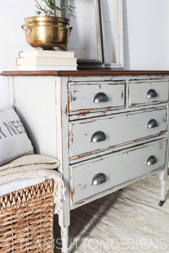 rustic furniture How to Choose Paint for Furniture