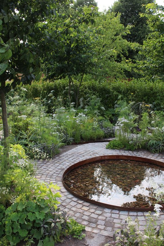 mini pond 6 Garden Ideas to Make the Most of Your Outdoor Space