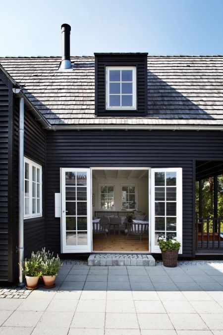 black house paint with white trim The Best Real Estate Rental Properties Courses To Consider