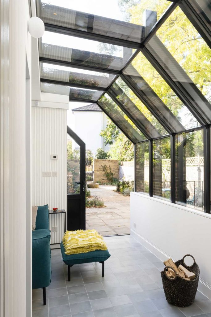 %name A glasshouse re connects a Listed townhouse to its garden