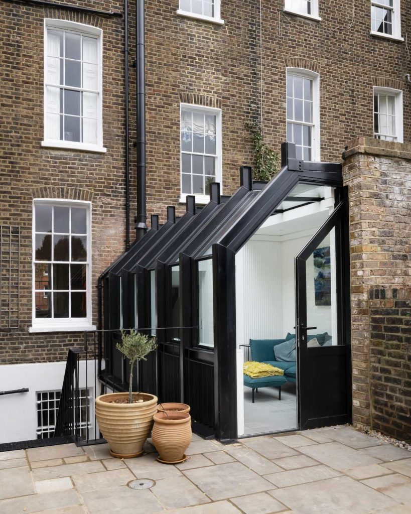 %name A glasshouse re connects a Listed townhouse to its garden