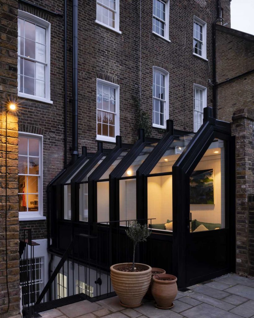 %name A glasshouse re connects a Listed townhouse to its garden