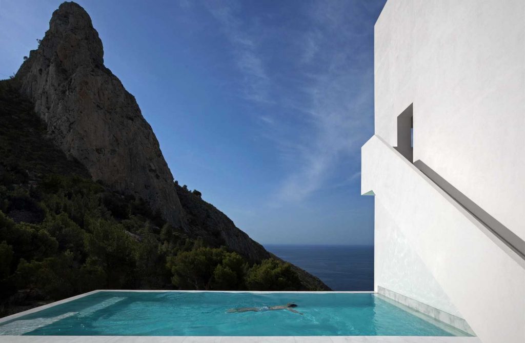 swimming pool on the cliff 1024x669 How To Choose the Best Tiles for Your Swimming Pool