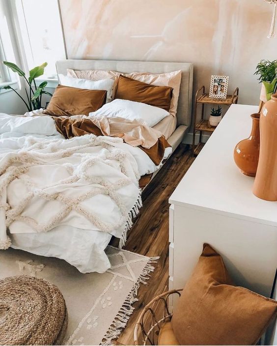 mid century boho bedroom 50+ Aesthetic Bedrooms And 9 Tips On How To Decorate Yours