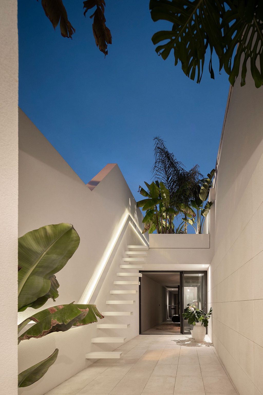 Beira Mar House by Paulo Martins