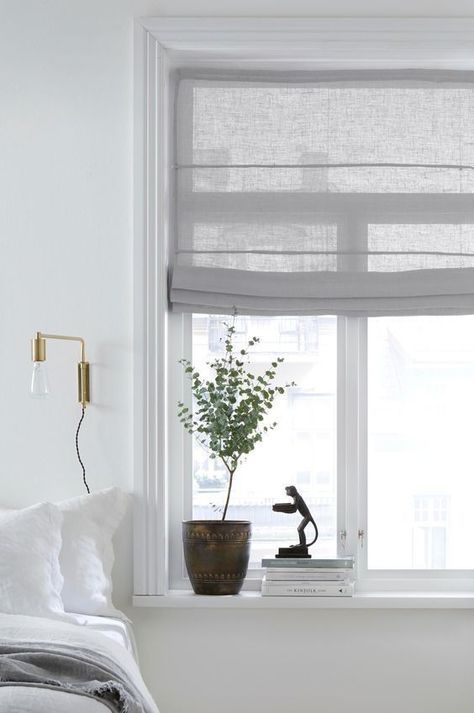 Linen roller blinds