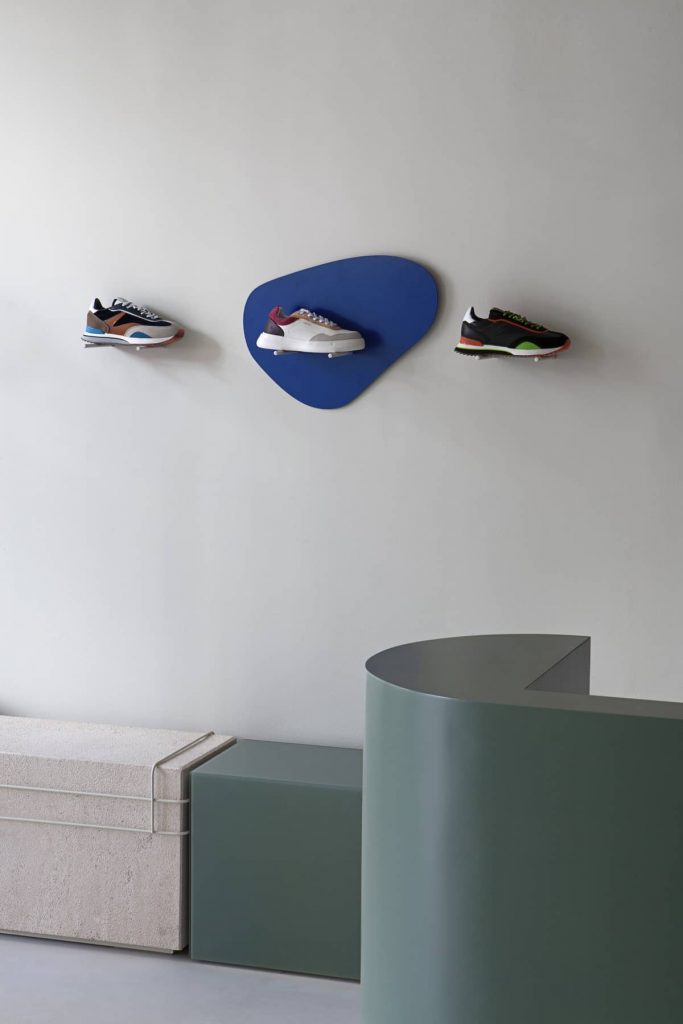 flexible add on metal system 683x1024 Retail Design Concept Unveiled In a New Sneaker Store