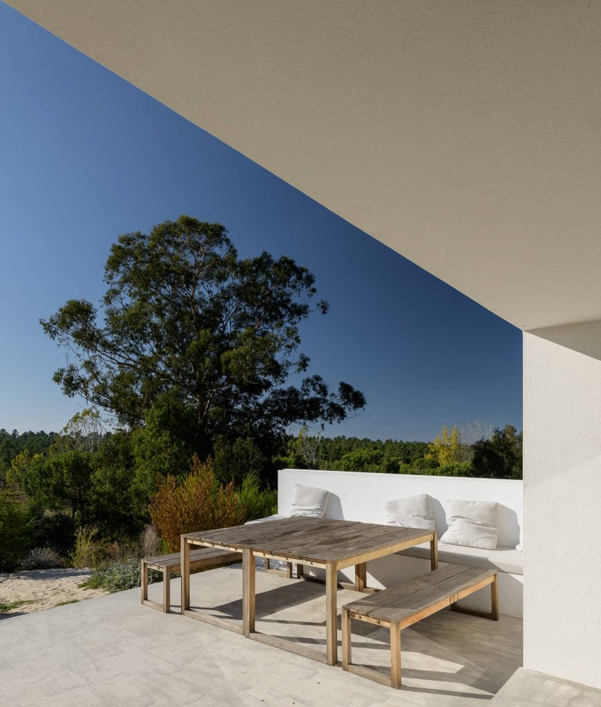 deck with a view to the forest 870x1024 Enter Arquitectura Converts an Old Warehouse Into a Family Home