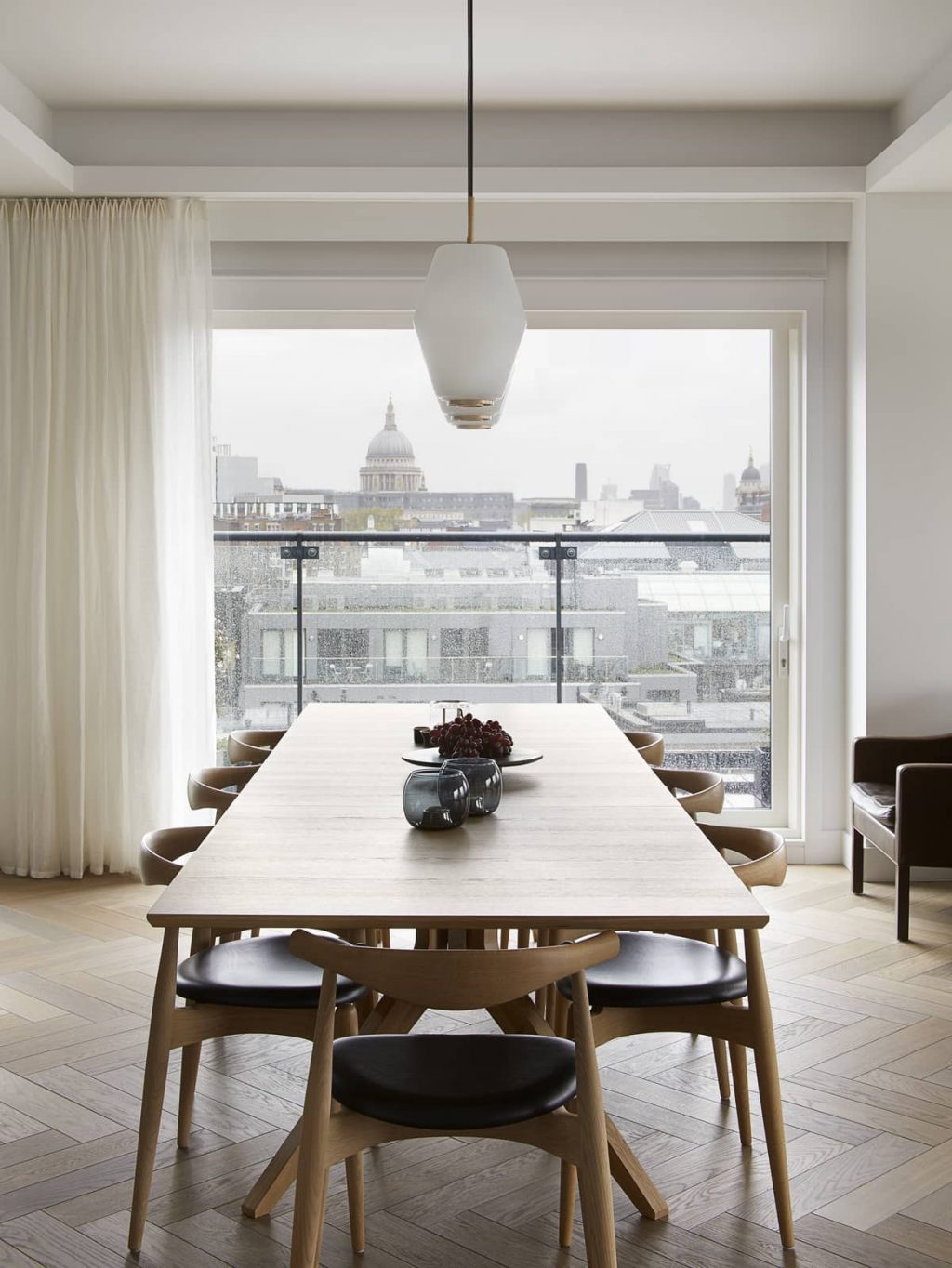 An Airy Living Space in London by Patalab Architecture