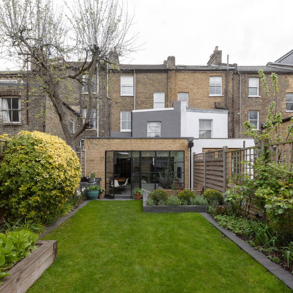 extension and backyard 1024x1024 A Meticulous Restoration of the Original Victorian Terrace House