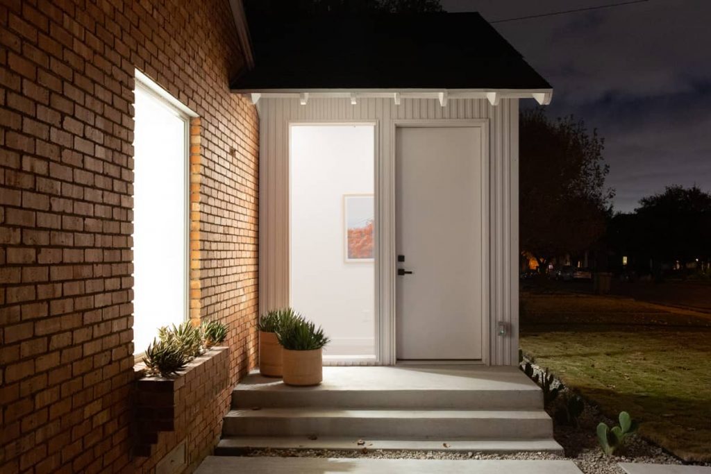 front entry 1024x683 An Addition to a Small 1950s Duplex by Object & Architecture