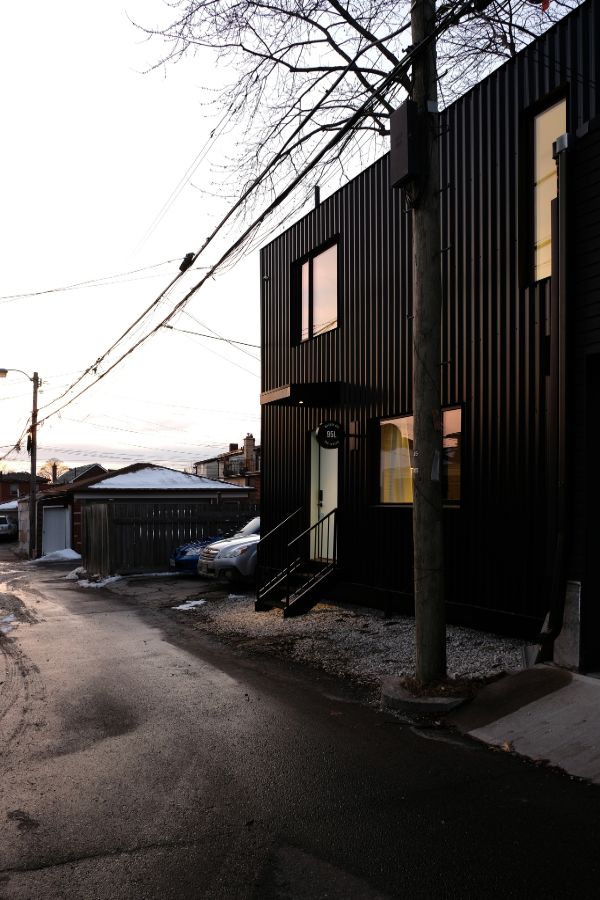 exterior 95 Mackay Laneway House by Gabriel Fain Architects