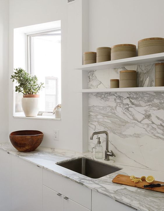 marble kitchen countertop and backsplash  7 Versatile Applications Of Marble In Interior Design