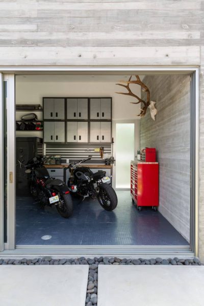 Exploring the Different Types of Garage Doors: A Buyer’s Guide