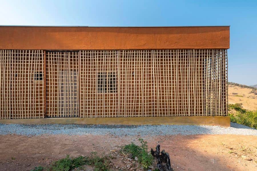 bamboo louver facade Serra House by Vazio S/A
