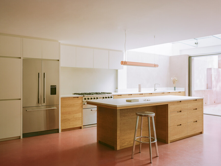 kitchen island Transforming a London Townhouse into a Cohesive and Connected Home