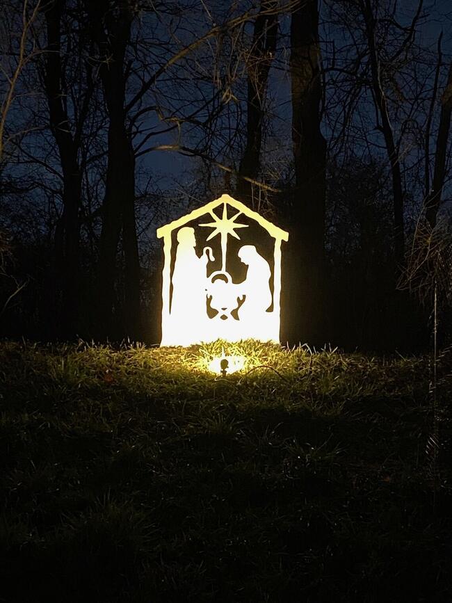minimalist set Breathing Life Into Your Yard: Unveiling The Charm Of Nativity Sets